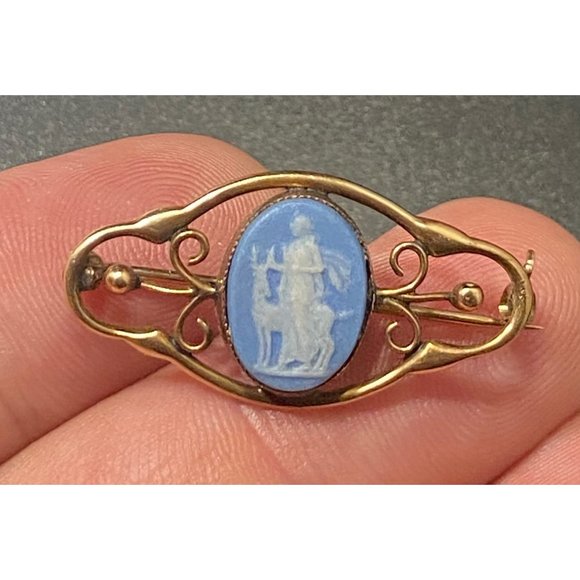 Antique Wedgwood 10k Brooch Blue Jasper Woman With Buck Made In England Signed
